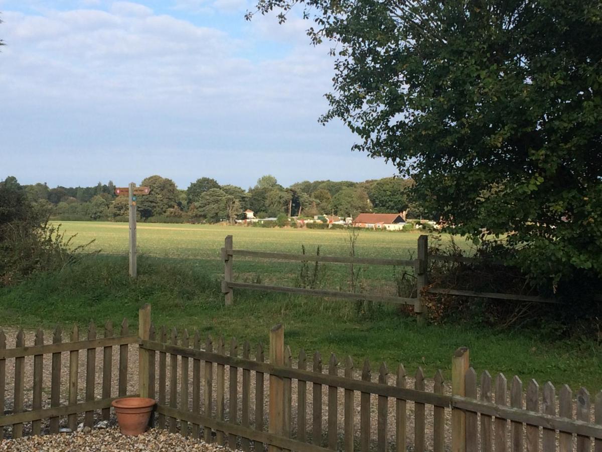 Anvil & Stable Cottages Felbrigg Екстериор снимка